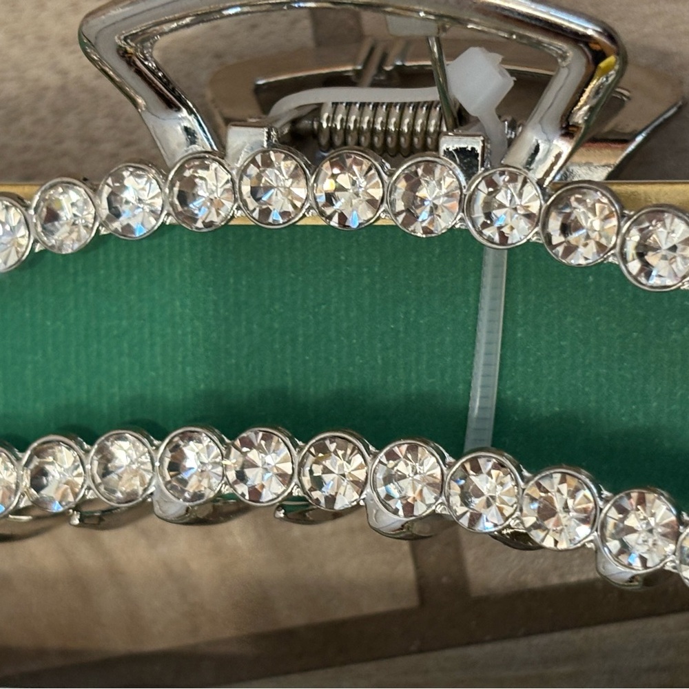 NWT Sunday State Pearl and Crystal Hair Claw Clips - Picture 4 of 5